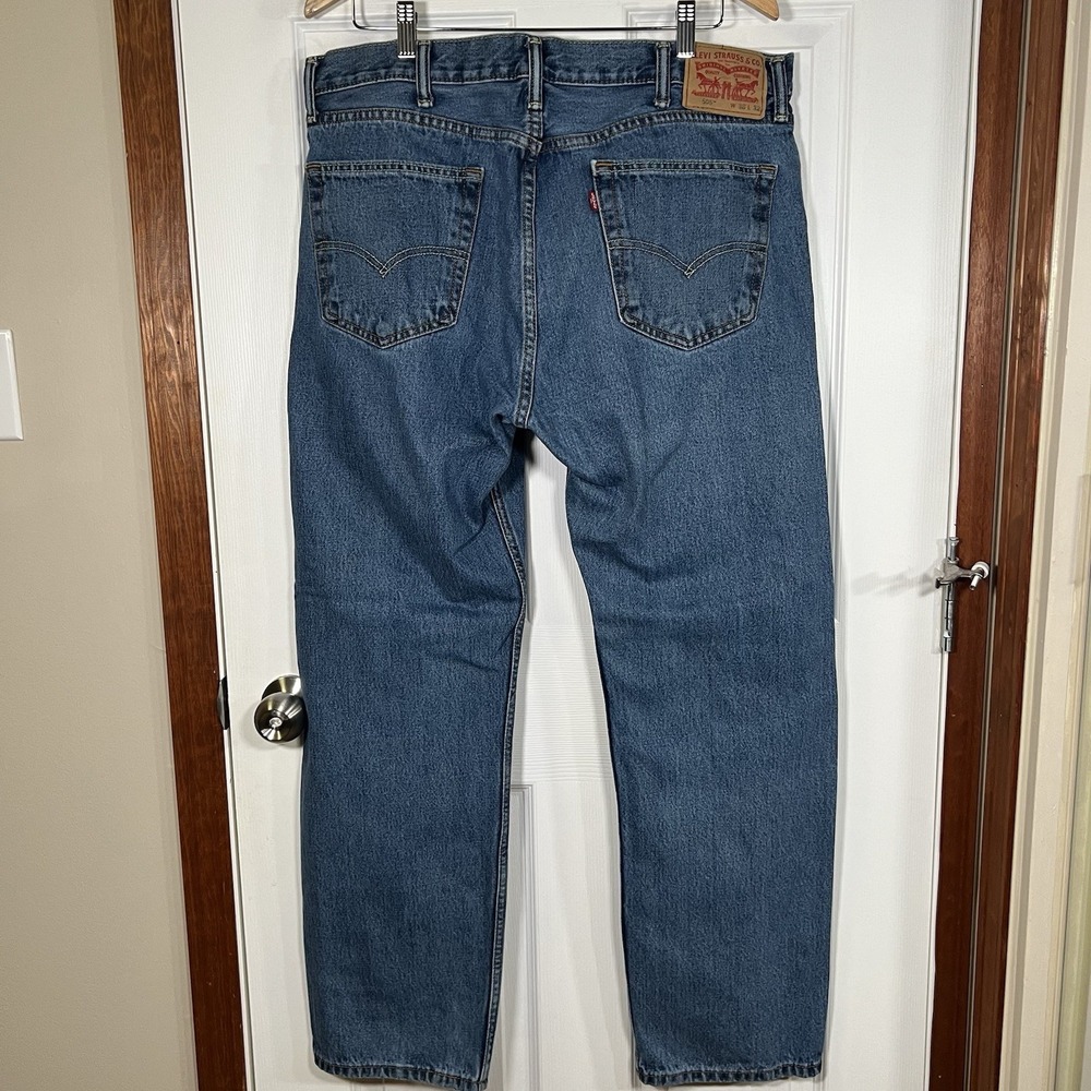 Levi's 505 Regular Fit Straight Leg Jeans Men's 38x32 Medium Wash Stretch Denim - Picture 3 of 9